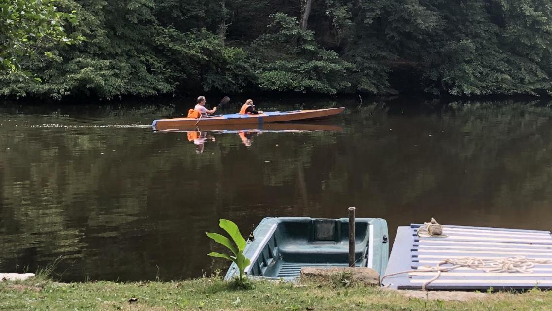 Chambre Sur Une Ile Saint-Bonnet-de-Rochefort Exteriör bild