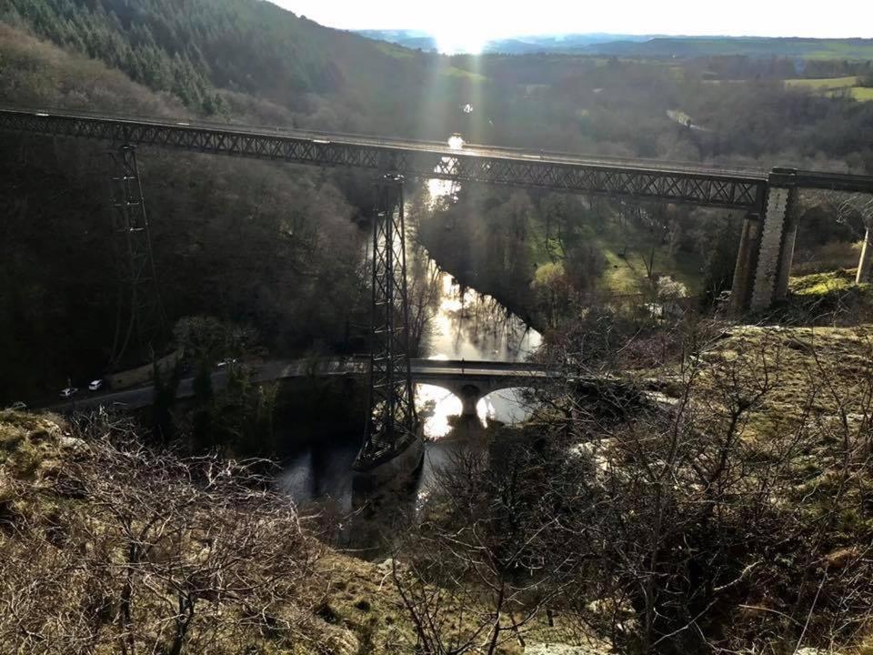 Chambre Sur Une Ile Saint-Bonnet-de-Rochefort Exteriör bild