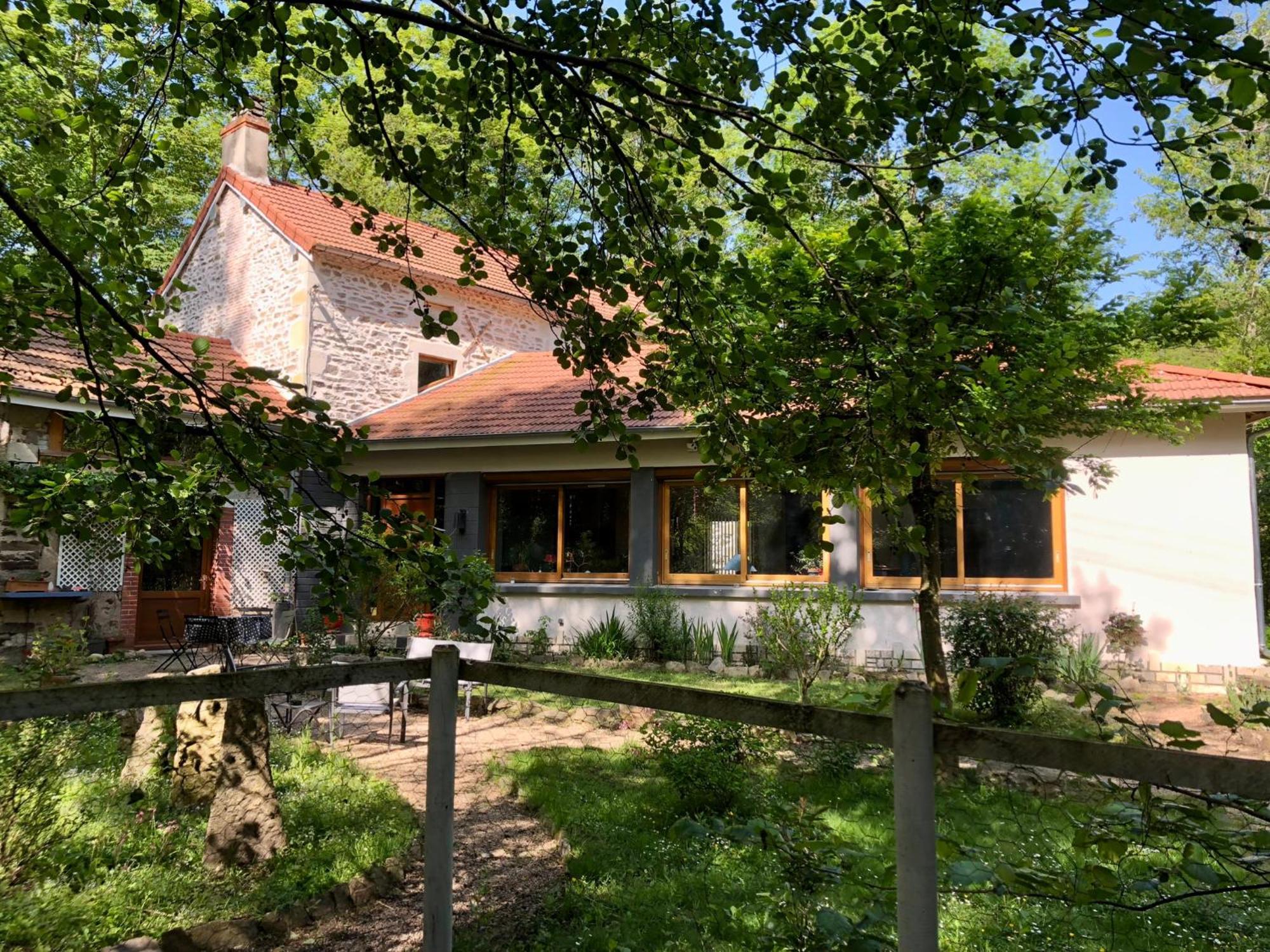 Chambre Sur Une Ile Saint-Bonnet-de-Rochefort Exteriör bild